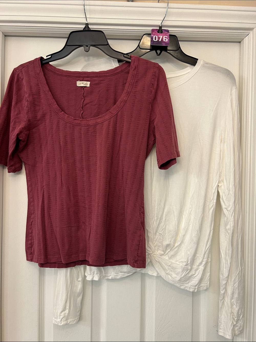 Pilcro Scoop Neck Short Sleeve
Laundry long sleeve Top